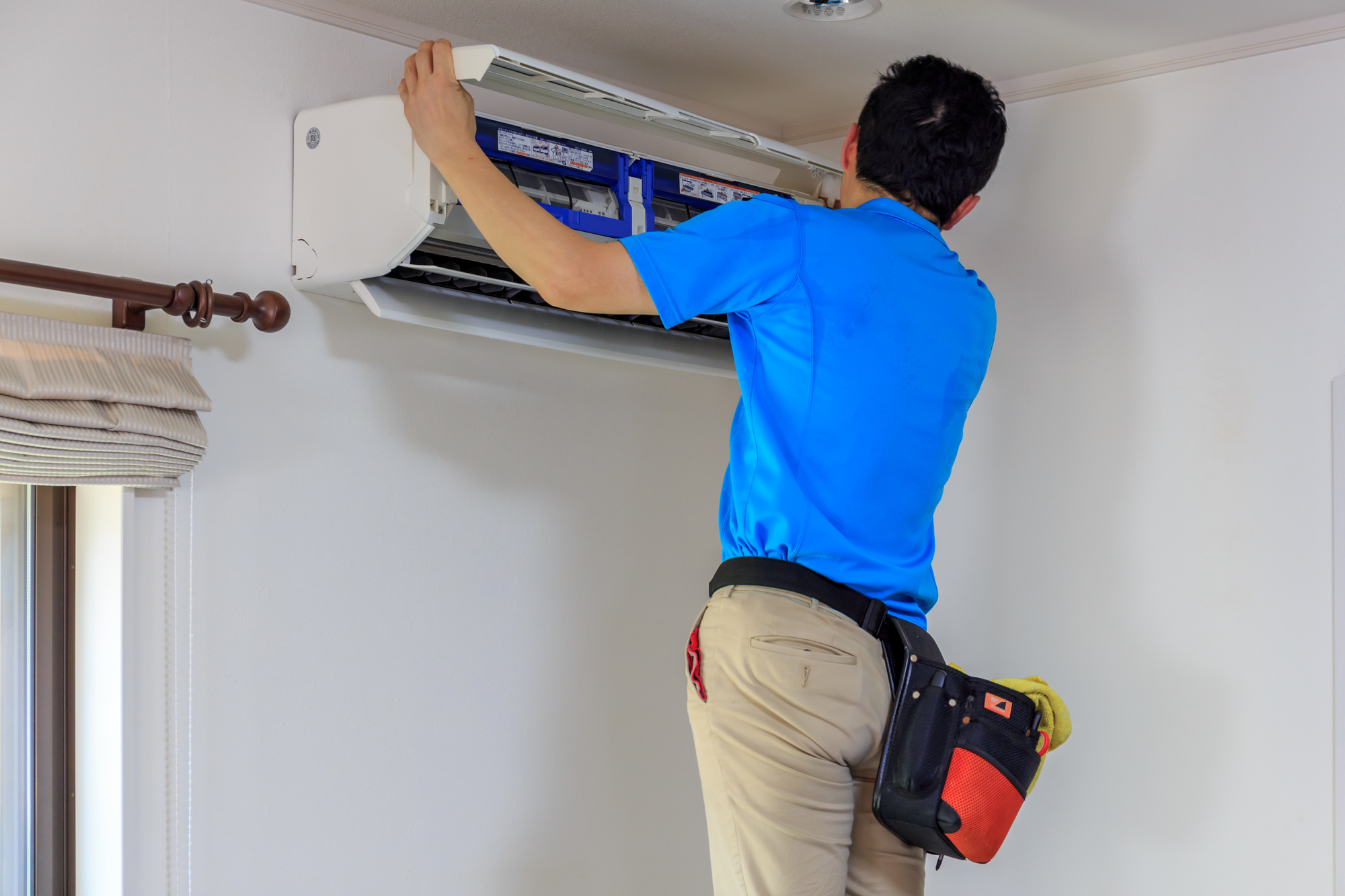 エアコンカバー(スリムダクト)新品入れ替え